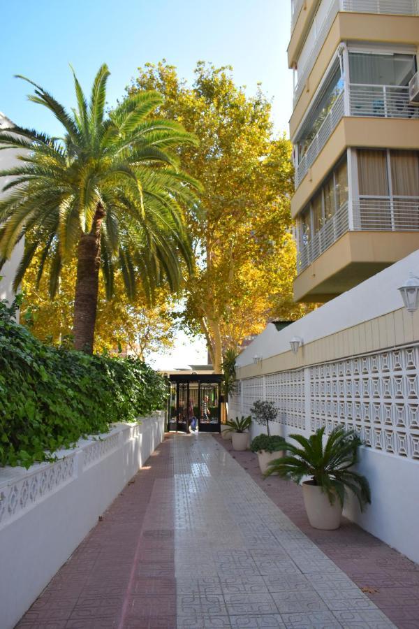 Los Caballos Vip Playa Levante Бенидорм Экстерьер фото