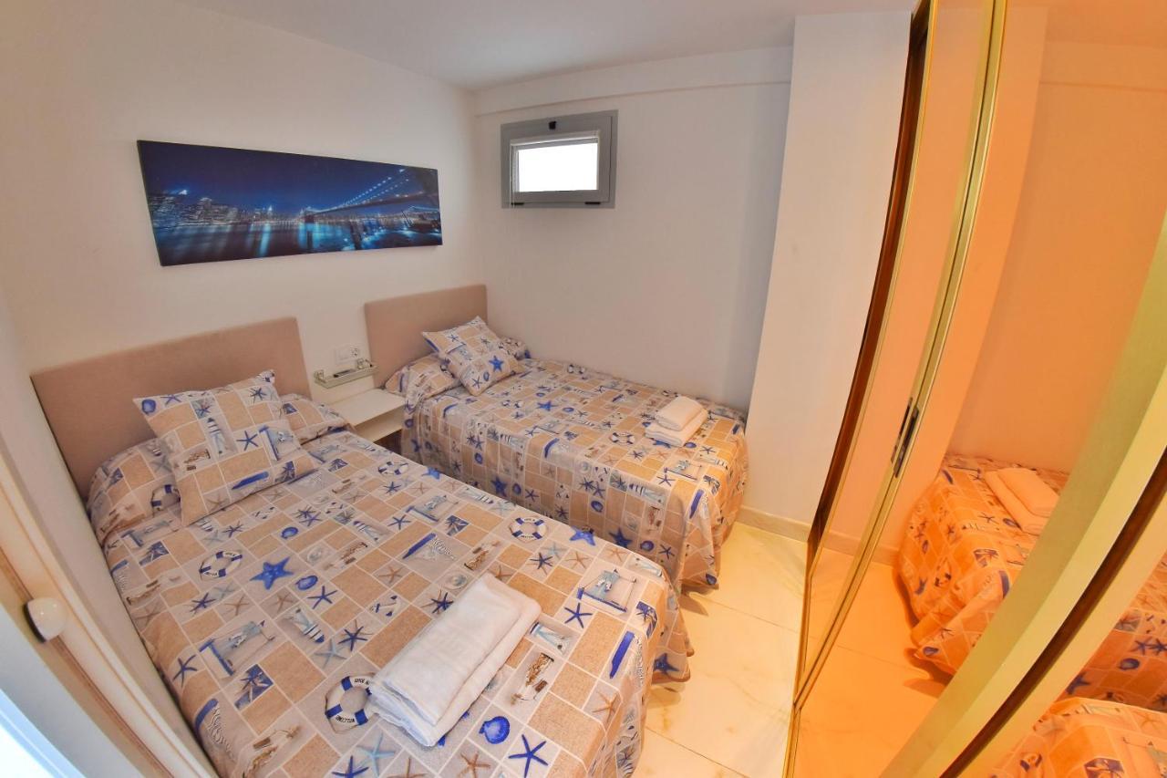Los Caballos Vip Playa Levante Бенидорм Экстерьер фото