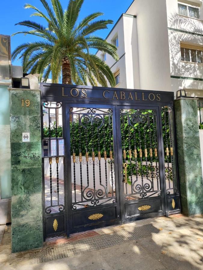Los Caballos Vip Playa Levante Бенидорм Экстерьер фото