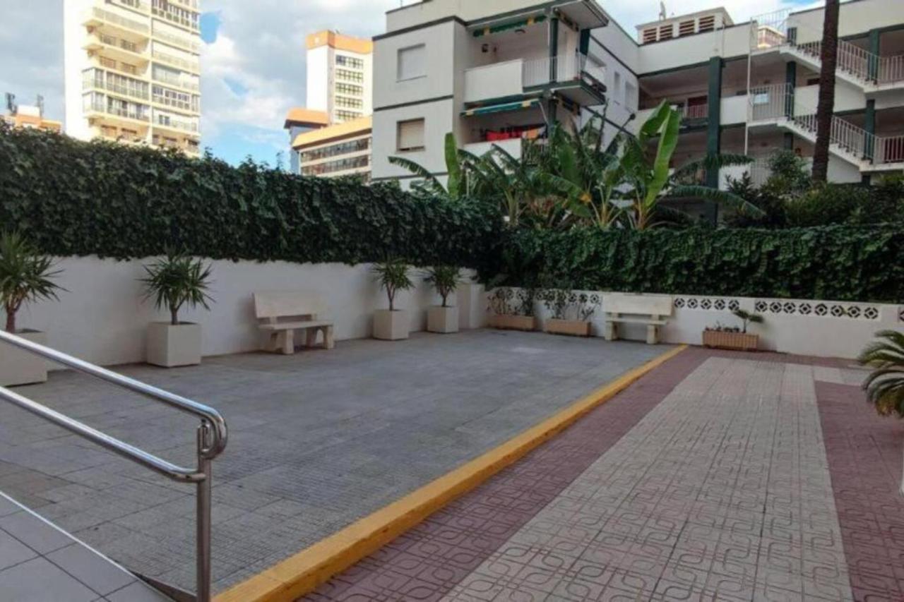 Los Caballos Vip Playa Levante Бенидорм Экстерьер фото